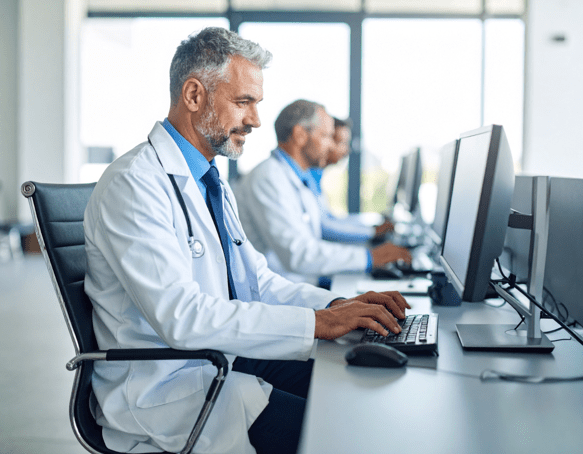 Doctor working in an out-of-hours service with Mediris Wacht